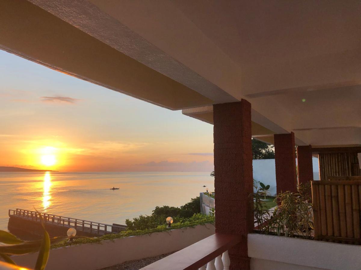 Wuthering Heights Bed & Breakfast By The Sea Dumaguete City Eksteriør billede