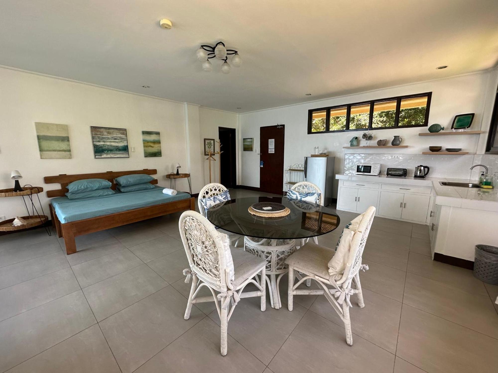 Wuthering Heights Bed & Breakfast By The Sea Dumaguete City Eksteriør billede
